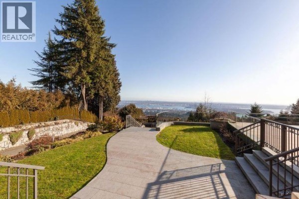 1167 Eyremount Drive, West Vancouver, BC V7S3J6 Photo 5