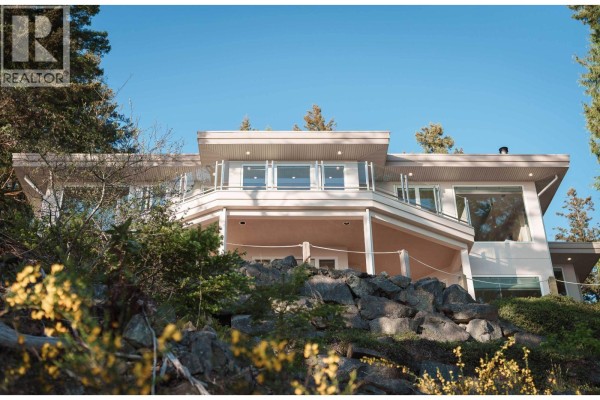 11677 Sunshine Coast Highway, Madeira Park, BC V0N2H1 Photo 3