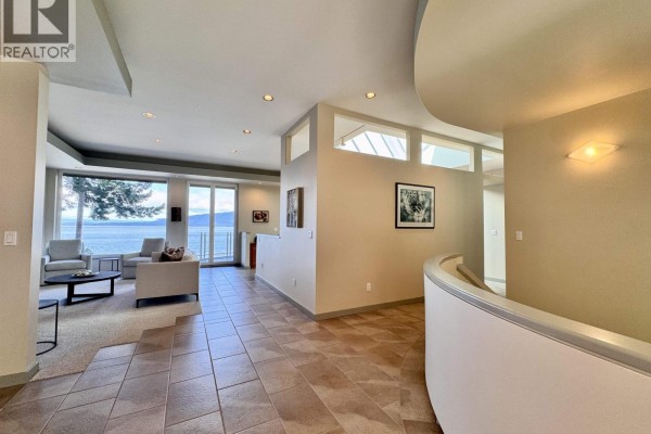 11677 Sunshine Coast Highway, Madeira Park, BC V0N2H1 Photo 5