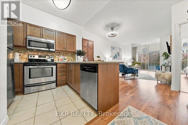 117 - 18 Harding Boulevard, Richmond Hill, ON L4C0T3 Photo 3