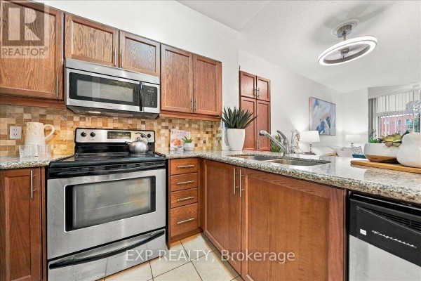 117 - 18 Harding Boulevard, Richmond Hill, ON L4C0T3 Photo 4