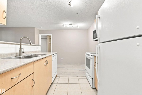 Primary Bedroom - #117 17011 67 Av Nw, Edmonton, AB T5T6Y6 Photo 4