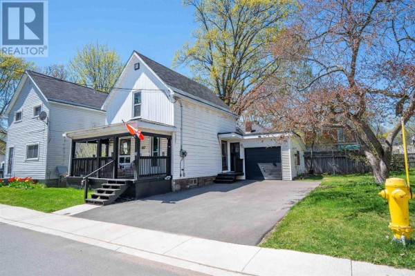 Living room - 117 Biggings Ave, Sault Ste  Marie, ON P6A3T8 Photo 3