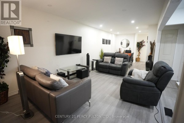 117 Cordella Avenue, Toronto, ON M6N2K1 Photo 2