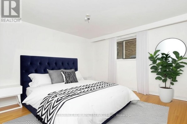 117 Firgrove Crescent, Toronto, ON M3N1K5 Photo 2