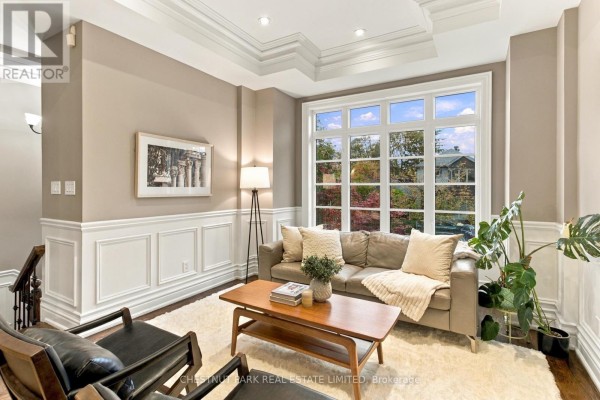 Kitchen - 117 Glengarry Avenue, Toronto, ON M5M1E1 Photo 5