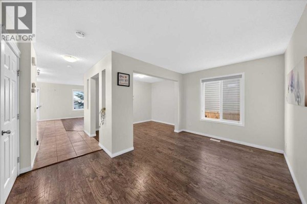 Family room - 117 Panora Way Nw, Calgary, AB T3K0R4 Photo 4