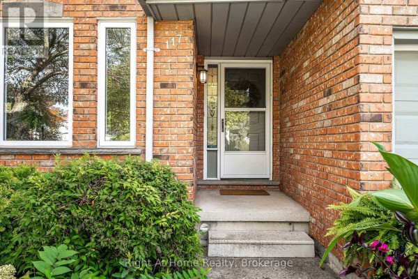 Bathroom - 117 Pleasant Drive, Stratford, ON N5A4X5 Photo 3