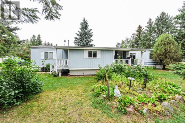 Living room - 117 Railway Avenue, Rosalind, AB T0B3Y0 Photo 2