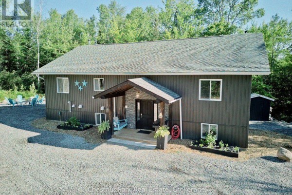 Family room - 1170 Alderdale Road, Chisholm, ON P0H1Z0 Photo 3