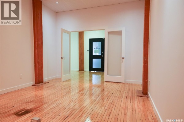 1170 Broad Street, Regina, SK S4R1X8 Photo 5