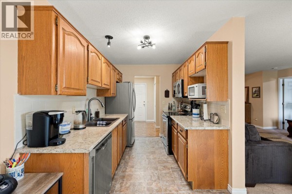 Dining room - 1170 Brookside Avenue Unit# 302, Kelowna, BC V1Y5T4 Photo 5