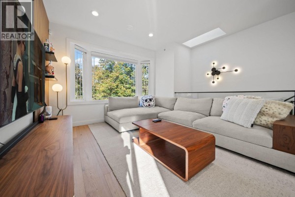 1170 E 18th Avenue, Vancouver, BC V5V1H2 Photo 3