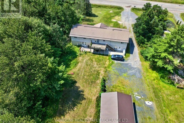 Foyer - 11703 Highway 41, Addington Highlands, ON K0H1Z0 Photo 4