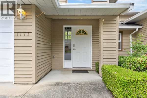 1171 O'flaherty Gate, Port Coquitlam, BC V3C6H2 Photo 2
