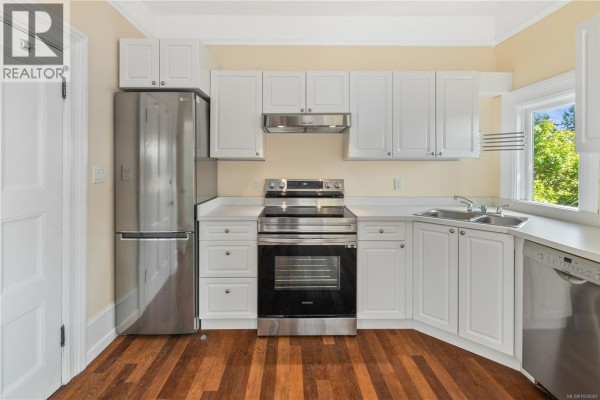 1171 Rockland Ave, Victoria, BC, photo 2