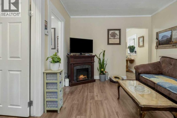 11713 20 Avenue, Blairmore, AB T0K0E0 Photo 5