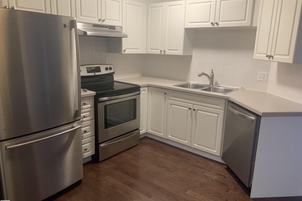 #305 11716 100 Av Nw, Edmonton, AB T5K2G3 Photo 4