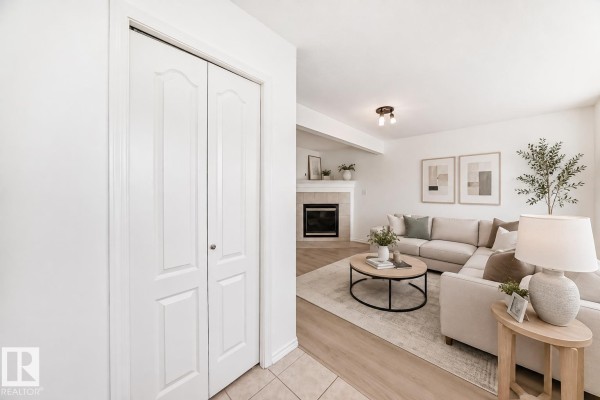 Den - 11727 83 St Nw, Edmonton, AB T5B2Z1 Photo 4