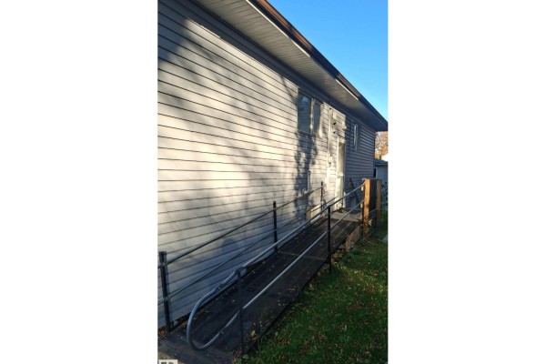 Kitchen - 11727 92 St Nw, Edmonton, AB T5G1A2 Photo 3