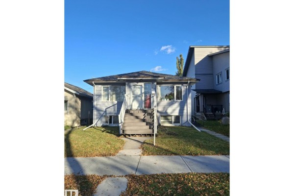 Bedroom 2 - 11727 92 St Nw, Edmonton, AB T5G1A2 Photo 5
