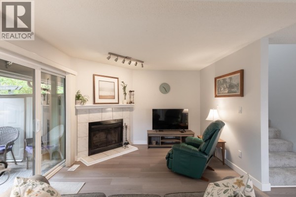1174 Inlet Street, Coquitlam, BC V3B6E4 Photo 3