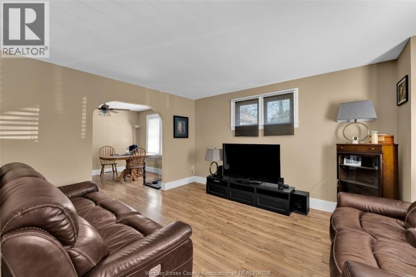 Laundry room - 1174 Parent Ave, Windsor, ON N9A2E5 Photo 4