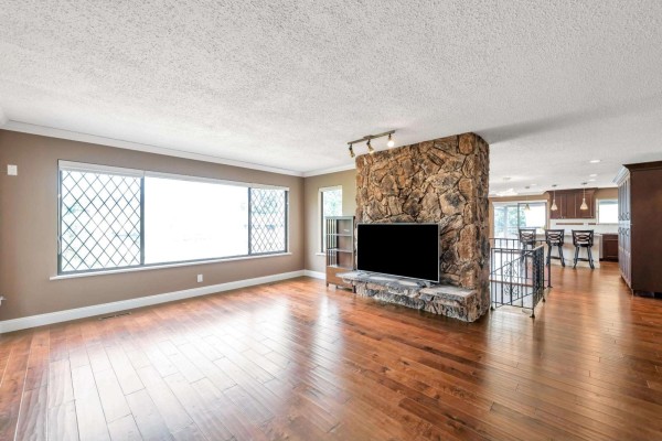1175 Stevens Street, White Rock, BC V4B4X9 Photo 3