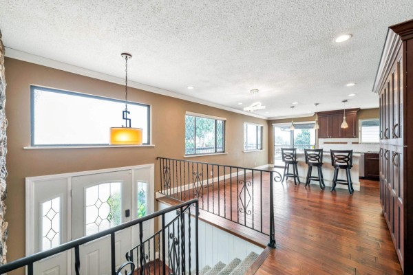 1175 Stevens Street, White Rock, BC V4B4X9 Photo 5