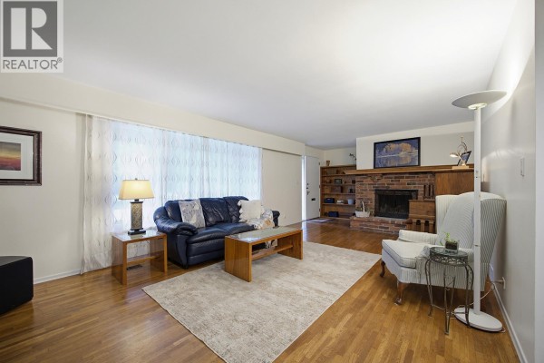 11757 Carr Street, Maple Ridge, BC V2X5N1 Photo 4