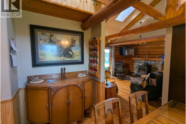 Living room - 1176 Coalmine Road, Telkwa, BC V0J2X0 Photo 3