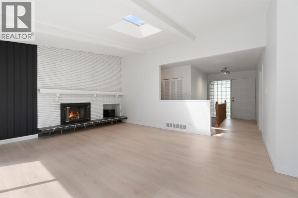 1177 E 15th Street, North Vancouver, BC V7J1K6 Photo 4
