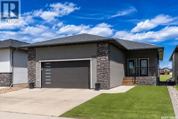 Living room - 1178 Meier Drive, Moose Jaw, SK S6J0B2 Photo 2