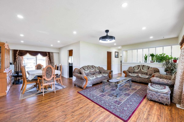 11789 85a Avenue, Delta, BC V4C2V8 Photo 4