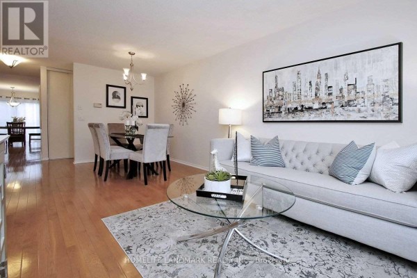 Kitchen - 118 - 5030 Heatherleigh Avenue, Mississauga, ON L5V2G7 Photo 3