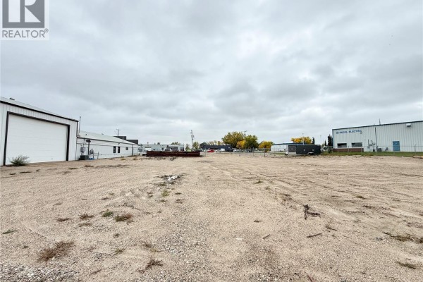 118 & 122 Perkins Street, Estevan, SK S4A2K1 Photo 5