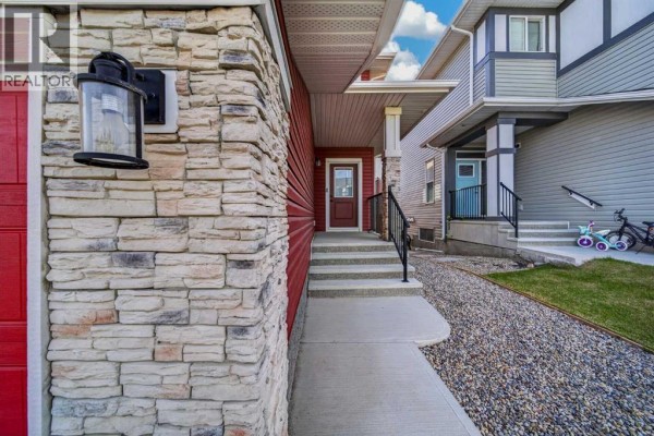 Foyer - 118 Ambleside Heath Nw, Calgary, AB T3P1S4 Photo 4