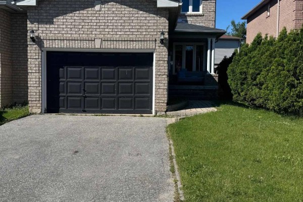 Living room - 118 Athabaska Road, Barrie, ON L4N8E5 Photo 2