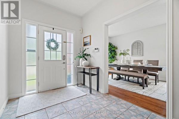 Primary Bedroom - 118 Bayview Avenue, Georgina, ON L4P2S9 Photo 5