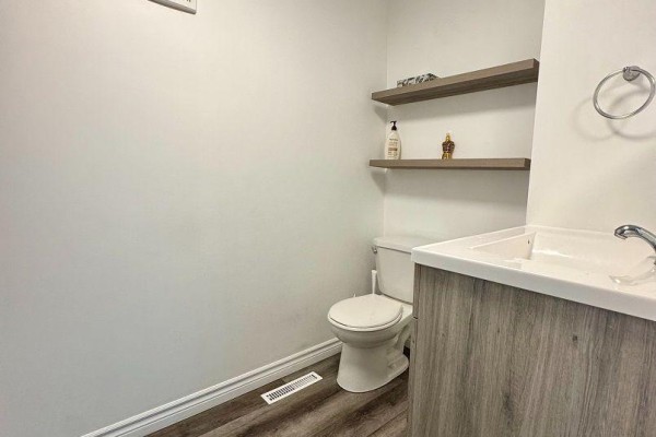Bathroom - 118 Columbus Avenue, Timmins, ON P4N3H5 Photo 5