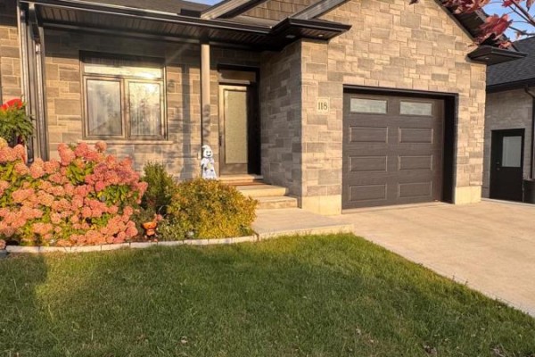 Residential for sale at 118 Devinwood Avenue, Brockton, ON - MLS® iEKfL6