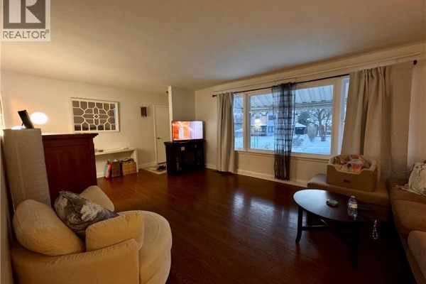 Recreation room - 118 Dover Street, Waterloo, ON N2J1Z6 Photo 3