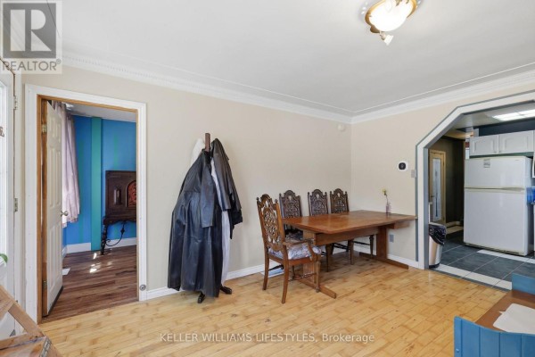 118 Emery Street W, London South, ON N6J1S1 Photo 4