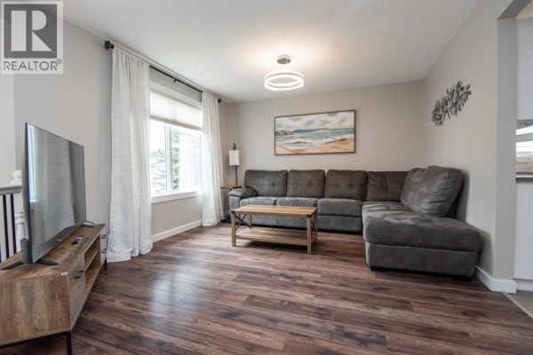 Dining room - 118 Eversole Crescent, Red Deer, AB T4R2H8 Photo 3