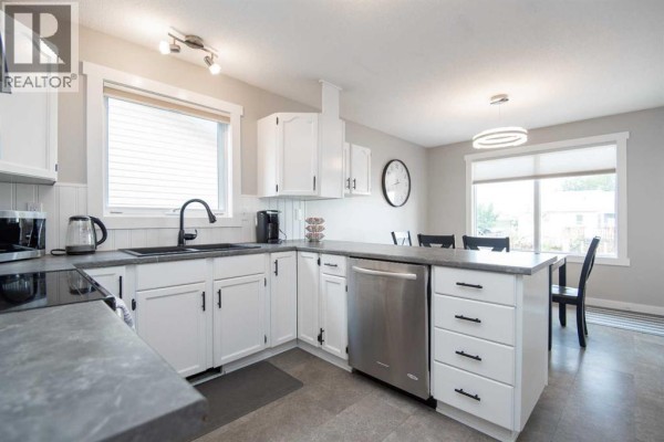 3pc Bathroom - 118 Eversole Crescent, Red Deer, AB T4R2H8 Photo 5