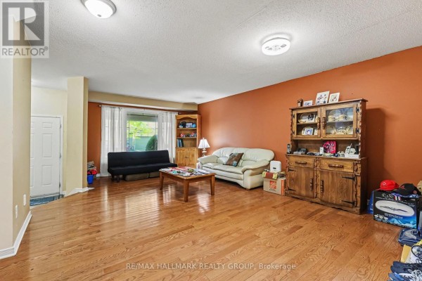 118 Hollowbrook Drive, Ottawa, ON K2J5N8 Photo 3