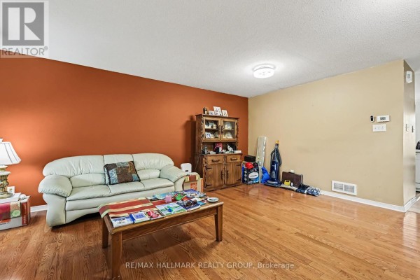 118 Hollowbrook Drive, Ottawa, ON K2J5N8 Photo 4