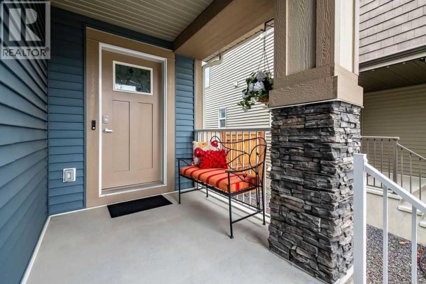 Living room - 118 Mist Mountain Rise, Okotoks, AB T1S5P6 Photo 2