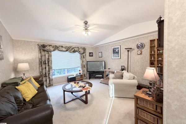 Family room - 118 Oak Wood Road Nw, Edmonton, AB T6P0A2 Photo 4
