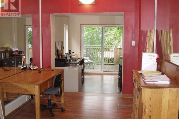 Dining room - 118 Seaton Street, Toronto, ON M5A2T3 Photo 4